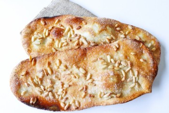 CRYSTAL COCA BREAD